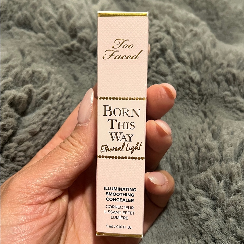 TOO FACED Born This Way Ethereal Light Illuminating Smoothing Concealer - Picture 7 of 9